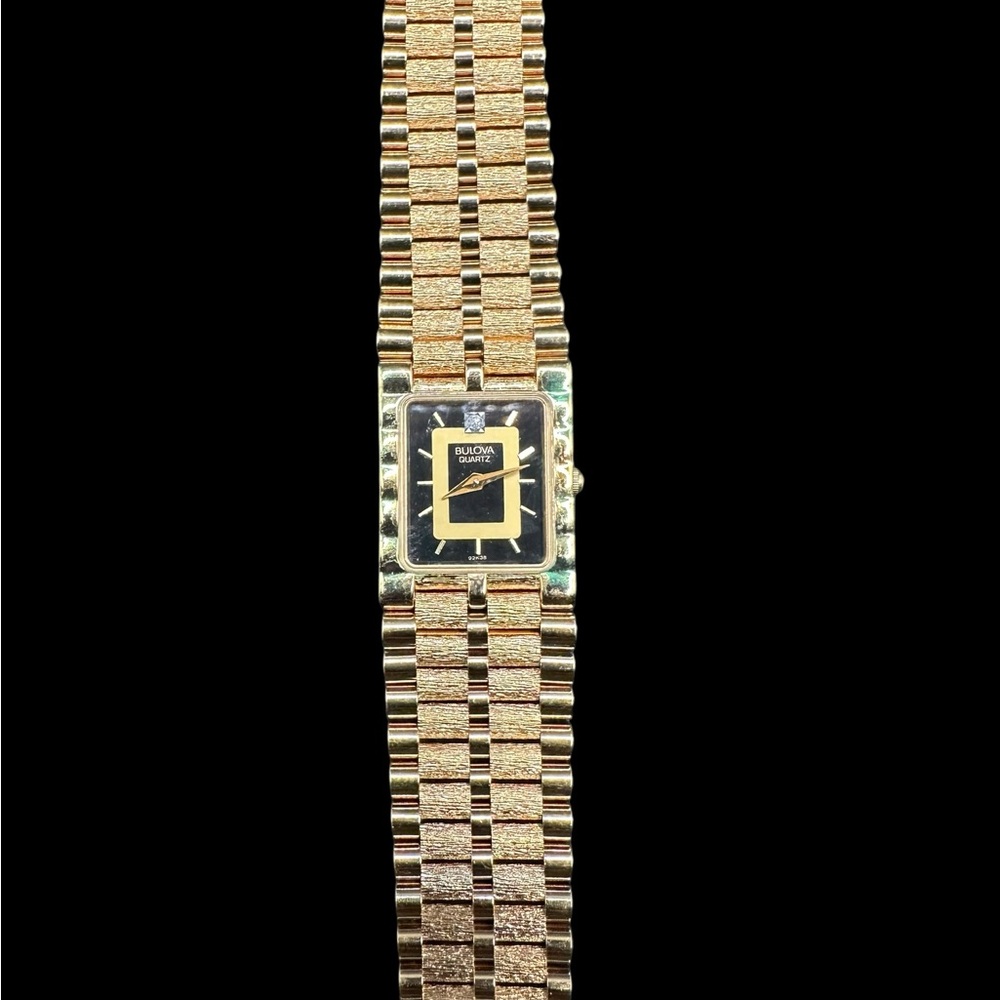 Bulova Gold Quartz Dress Watch - Gold Tone. New old stock. Unused - Picture 2 of 4